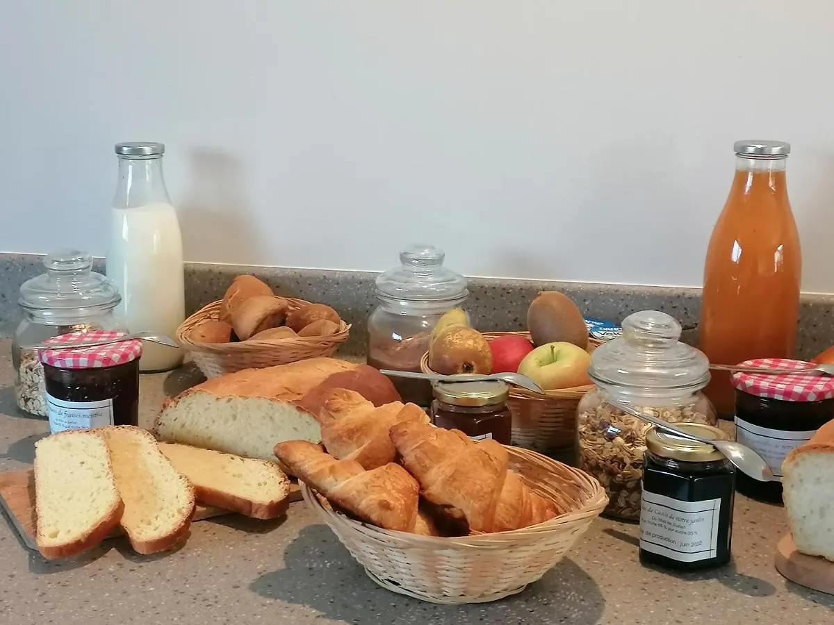 Apartment Gites Du Mas De Surlan Chantemerle-les-Bles
